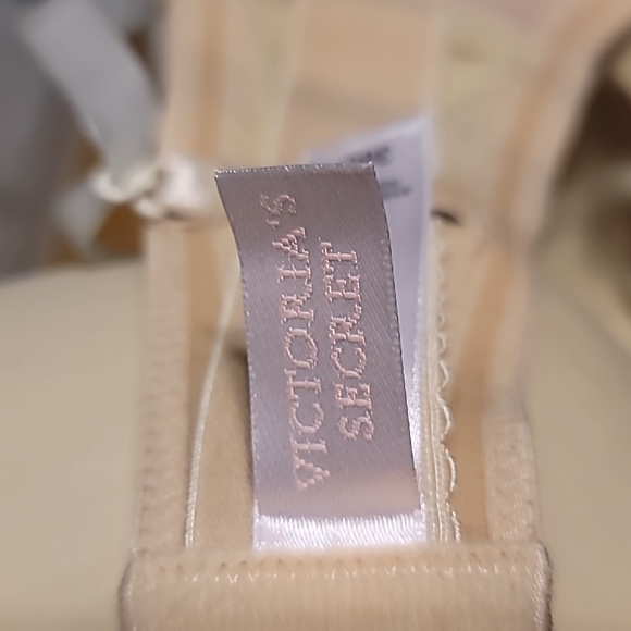 Victoria's Secret Women's Strapless Bra Tan Lightly Lined Removable Straps 36C - Picture 9 of 10